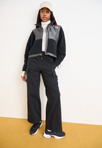 The North Face W RETRO DENALI JACKET - Veste polaire - black/moonstone grey