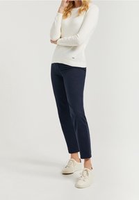 Polo Club Pullover - white