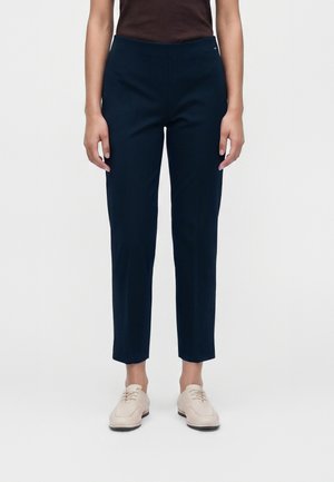 Tommy Hilfiger, ELASTICATED WAIST EXTRA SLIM GABARDINE TROUSERS - Панталони - dark blue