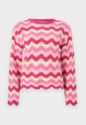 Pikakarvaline kampsun laineliste horisontaalsete triipudega roosades, punastes ja kreemilistes toonides, millel on ümmargune kaelus ja sakilised servad.