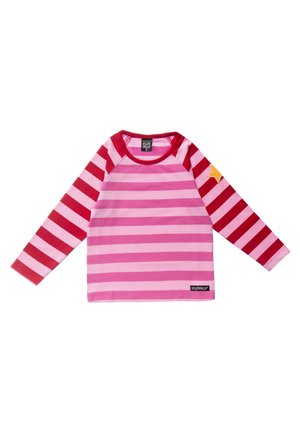 Børns langærmede skjorte med pink og røde vandrette striber, rød halsudskæring, gul stjerne på højre ærme, Villervalla mærke tæt på kanten.