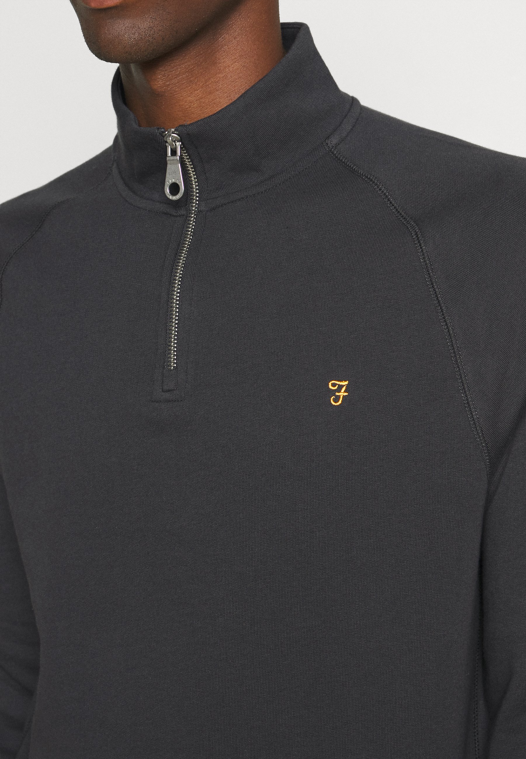 farah quarter zip