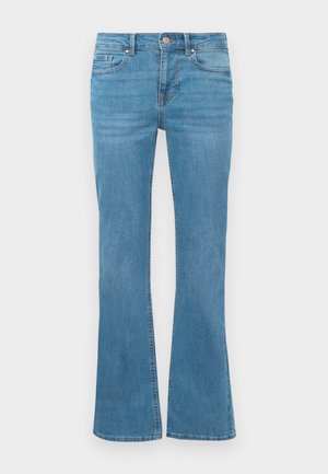 Hellblaue Denim-Jeans mit leicht ausgestelltem Bein an den Knöcheln, mit vorderen Taschen und einem Knopfverschluss.