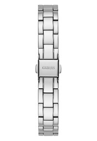 Orologio in acciaio inox argento con un design a bracciale collegato, caratterizzato da una finitura lucida e una chiusura con il nome del marchio inciso "GUESS."