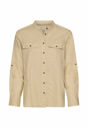 Beige langærmet skjorte med knapper, mandarinkrave, to brystlommer med klap og knapdetaljer på ærmer og frontstykke.