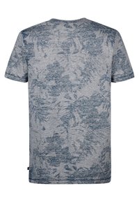 Šedé tričko s modrým tropickým vzorem listů. Krátké rukávy, kulatý výstřih, jemný materiál a rovný lem s malým štítkem značky na boku.