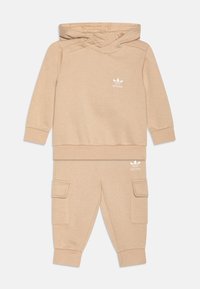 Neselectat, magic beige