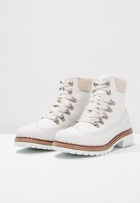 Tamaris Stivaletti stringati - white