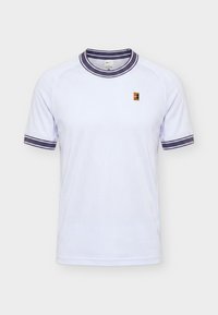 Неизбран, palest purple/gridiron