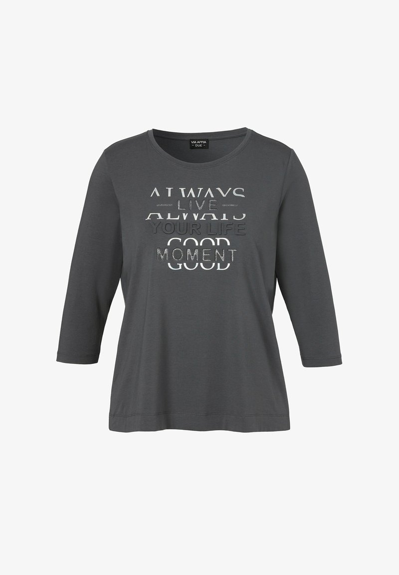 Dunkelgraues Langarmshirt mit silbernem und weißem Text auf der Vorderseite, der "Always live your life good moment" lautet.