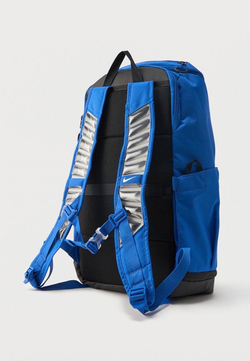 nike air max backpack uk Nk Bkpk Backpack, Light Silver/Vintage Green/Summit White, Standard Size Fashion Built for ballers who need to carry everything from the court to away games 25l Air Max Nike Rucksack