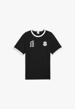 T-shirt de sport Puma noir avec bordure blanche, numéro 10 sur la poitrine gauche et emblème blanc complexe sur la poitrine droite.