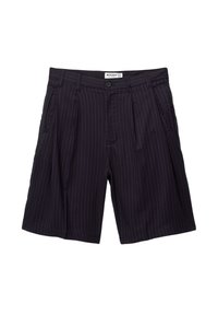 Shorts bleu marine à fines rayures avec une coupe décontractée, un devant plissé, deux poches latérales et une poche arrière unique, fabriqués en tissu léger.