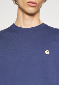 Carhartt WIP CHASE - Basic T-shirt - blue