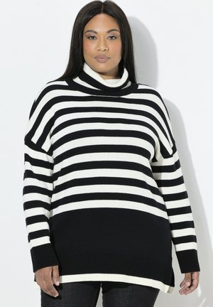 Sweter w czarno-białe paski z luźnym krojem, z prążkowanymi mankietami i dołem, posiadającym wysoki kołnierz oraz boczne rozcięcia dla zwiększonej swobody ruchu.