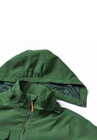 Groene jas met een ritssluiting, voorzien van een capuchon, elastische zoom en een toggle. Glad textuur en een subtiel ruitpatroon op de stof.