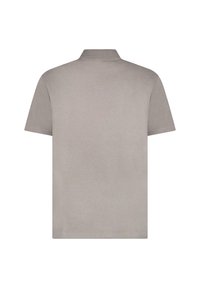 Grijze polo met korte mouwen, voorzien van een geribde kraag en een gladde, effen textuur zonder zichtbare logo's of versieringen.