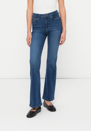 ONLWAUW FLARED - Alt laienevad teksad - dark blue denim