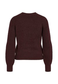 Burgundy stickad tröja med rundad halsringning och långa, något puffiga ärmar; texturerad tyg, figurnära vid midjan och med räfflad detalj.