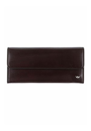 Portefeuille en cuir marron foncé avec rabat pliable et petit logo argenté en bas à droite, présenté fermé sur fond blanc.