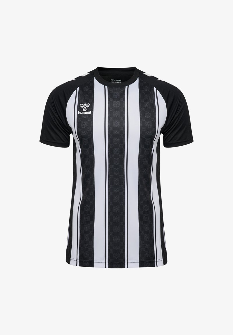 Czarna i biała koszulka sportowa w paski wykonana z przewiewnej tkaniny, z krótkimi rękawami i małym logo na lewej piersi.