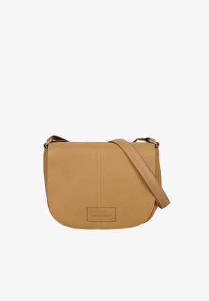 Sac bandoulière en cuir tabac avec fermeture à rabat et sangle d’épaule réglable, doté de coutures discrètes et d’un petit logo de marque embossé.
