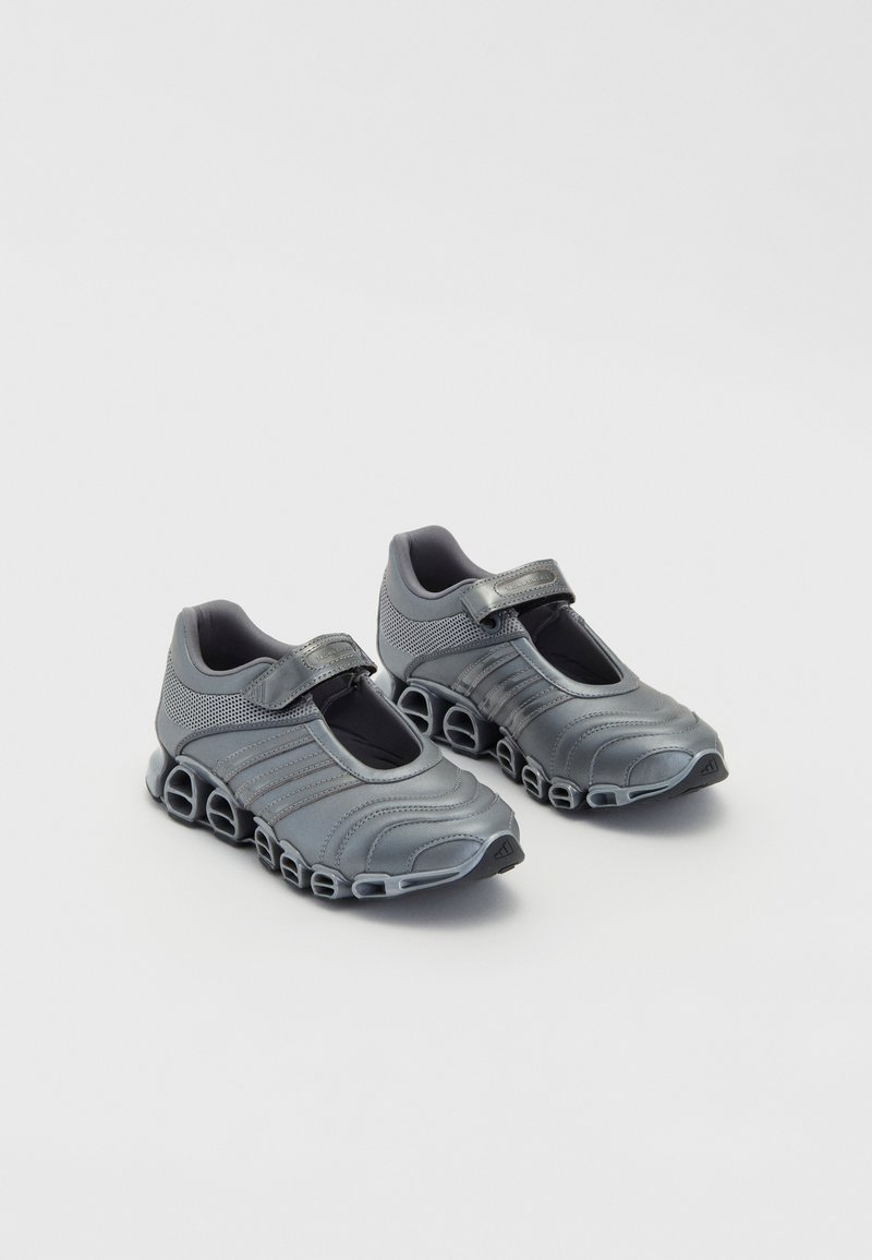 adidas Originals - MEGARIDE MARY-JANE TAQWA BINT ALI - Trainers - iron metallic/cyber metallic, Enlarge