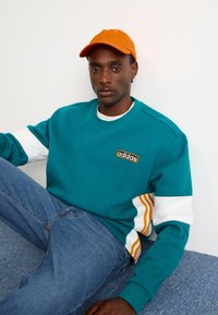adidas Originals ADIBREAK CREW - Sweatshirt - legacy teal