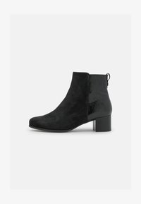 Unausgewählt, black