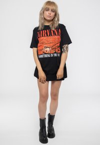 Paradiso Clothing NIRVANA SOMETHING IN THE WAY - Print T-shirt - black
