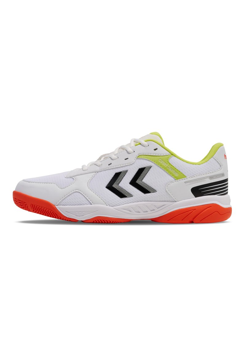 Scarpa da ginnastica bianca con dettagli neri, particolari verde lime e suola arancione. Caratterizzata da una tomaia in rete e suola testurizzata per una buona aderenza.