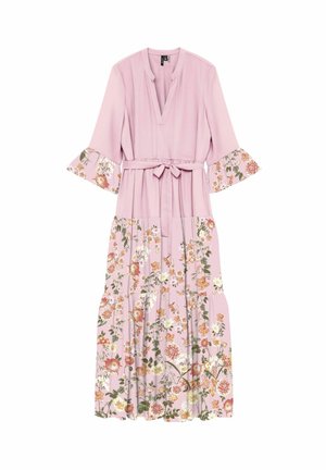 Vestido midi rosa claro con estampado floral en las mangas y la falda, escote en V, mangas campana 3/4 y cinturón anudado en la cintura.