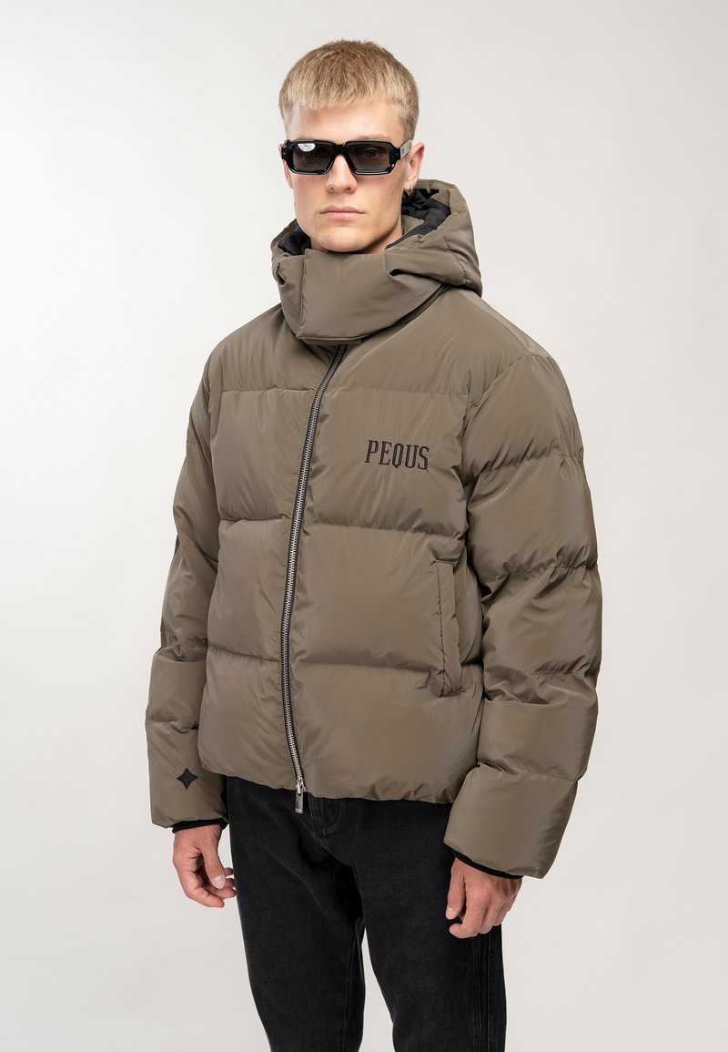 PEQUS UNISEX CHEST LOGO PUFFER JACKET Winter jacket olive green