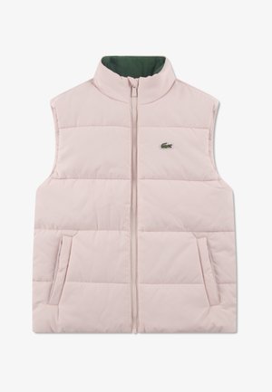 Růžová prošívaná vesta s vysokým límcem, zapínáním na zip a dvěma bočními kapsami. Má zelenou vnitřní podšívku a malý zelený logo akcent.