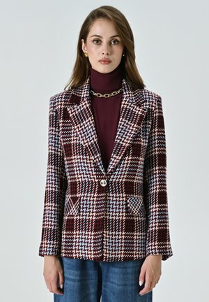Strukturierter Blazer mit einem karierten Muster in Burgunderrot, Blau und Creme. Mit Reverskragen, Frontknopf und zwei Taschen ausgestattet.