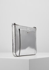 PARFOIS Pikkulaukku - silver-coloured