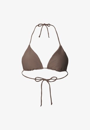 Brun bikini-overdel med trekantet design, tynde justerbare stropper og bindelukning bagpå, lavet af et glat, elastisk materiale.