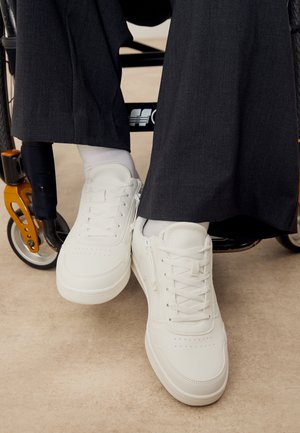 Pier One UNISEX - Αθλητικά παπούτσια - white