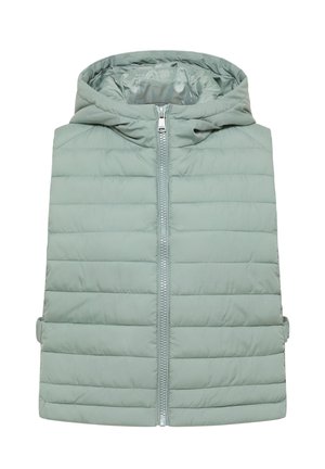 Gilet imbottito verde chiaro con cappuccio, caratterizzato da cuciture orizzontali, zip centrale e dettagli con linguette laterali. Texture liscia e design leggero.