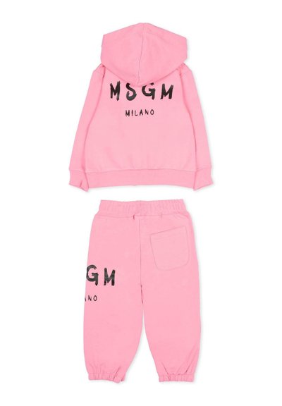 Roze kinderhoodie en set van joggingsbroek met zwarte "MSGM Milano" tekst, elastische manchetten en een achterzak op de broek.