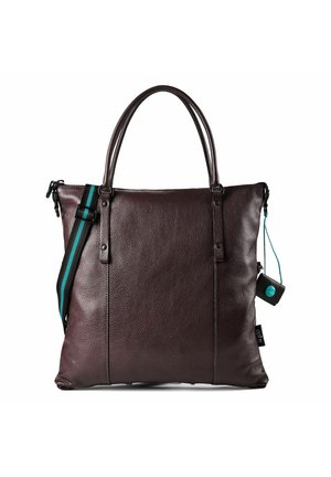 Dunkelbraune Lederhandtasche mit zwei Griffen, einem schwarz-türkis gestreiften Schulterriemen und einem kleinen befestigten Etikett mit einem türkisfarbenen Knopf.