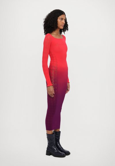 Sinead Gorey DIAMOND SEAMLESS DRESS - Nappali ruha - red/purple