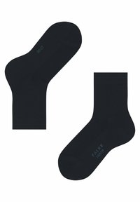Czarne skarpetki sięgające kostek o gładkiej strukturze i wzmocnionym palcem, z delikatnym niebieskim logo. Klasyczny design idealny na co dzień.