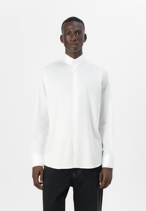 MODERN FIT - Shirt - white