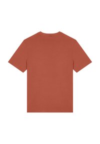 T-shirt couleur rouille en tissu doux, avec des manches courtes et un col rond. Dos uni sans motifs ni accents supplémentaires.