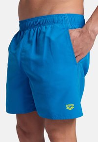 Arena FUNDAMENTALS - Shorts da mare - blue lake soft green