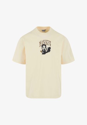 Kremowa koszulka z krótkim rękawem z czarnym rysunkowym wizerunkiem skunksa z preclem oraz stylizowanym napisem "MARKET" powyżej.