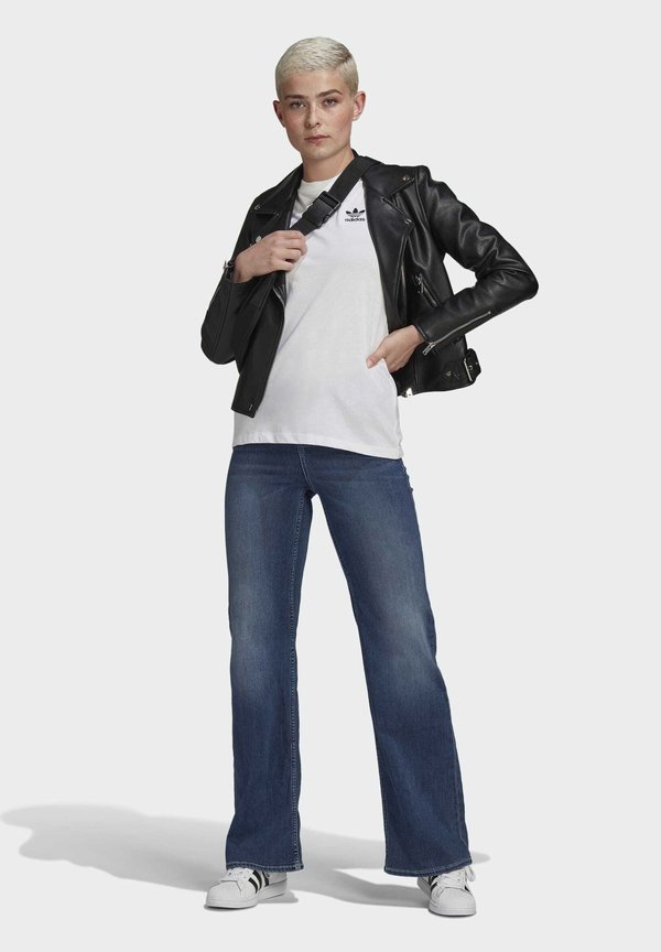 3 STRIPES - Print T-shirt4