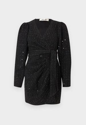 Čierne mini šaty s dlhými nadýchanými rukávmi, zavinovacím dizajnom, záhybmi, štruktúrovanou látkou a rozptýlenými flitrami ako ozdobou.