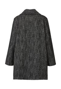 Cappotto in misto lana con motivo a spina di pesce bianconero, caratterizzato da colletto a punta e vestibilità ampia, con maniche a tre quarti.